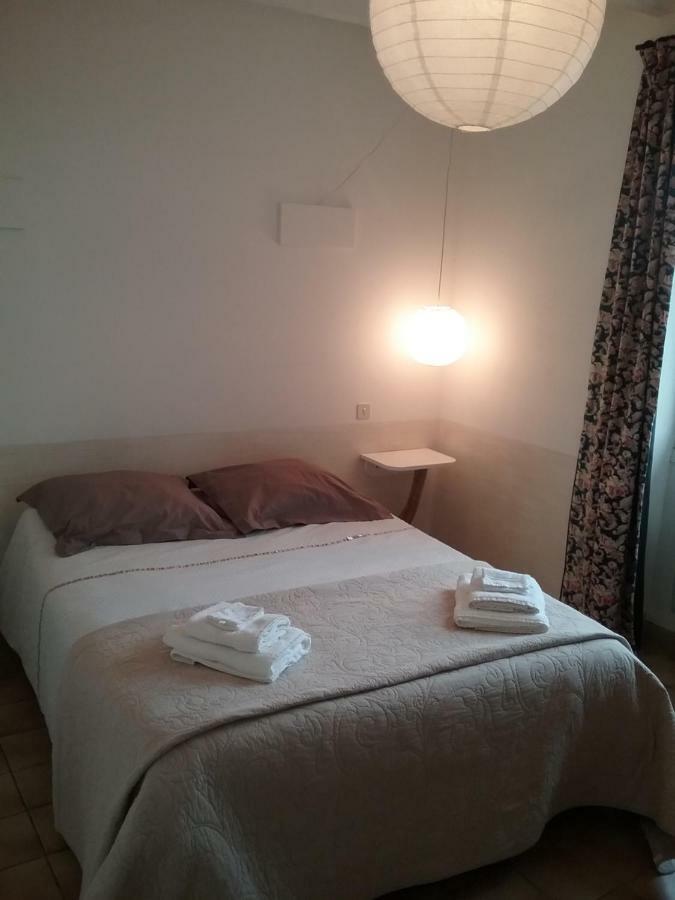Le Petit Fabre Hotel Монтаняк Екстериор снимка
